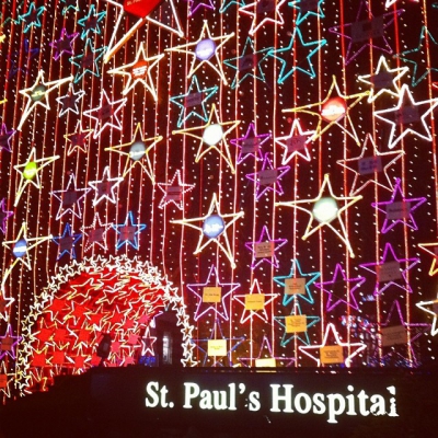 @westendbia: “The @helpstpauls #LightsOfHope at STOP 1 of #ShineShopDine! #westendyvr