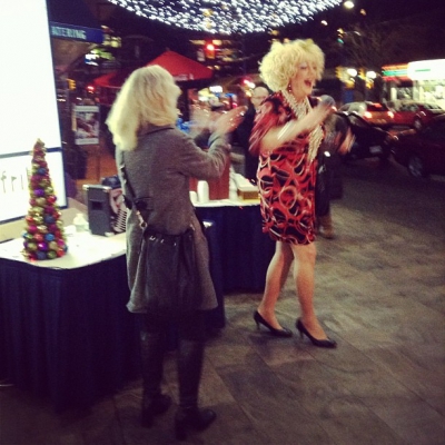 @westendbia: “Conni Smudge singing a tune at @DenmanPlaceMall! #shineshopdine #westendyvr