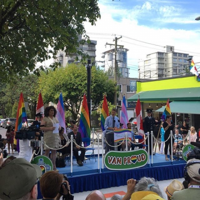 @westendbia: “Mayor Gregor Robertson in @jimdevaplaza for the official reading